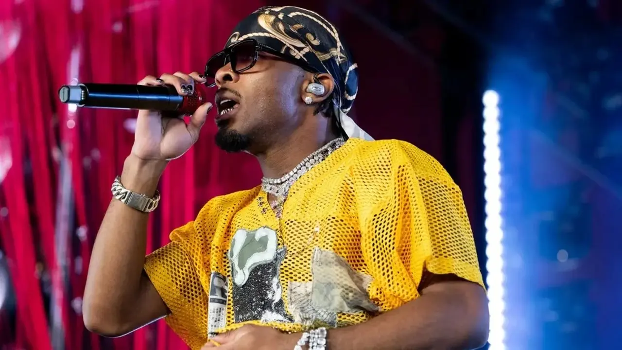 وشم متطابق.. ملاحقة مغنٍ أمريكي بتهمة قتل مراهقة بعد مطابقة الأدلة